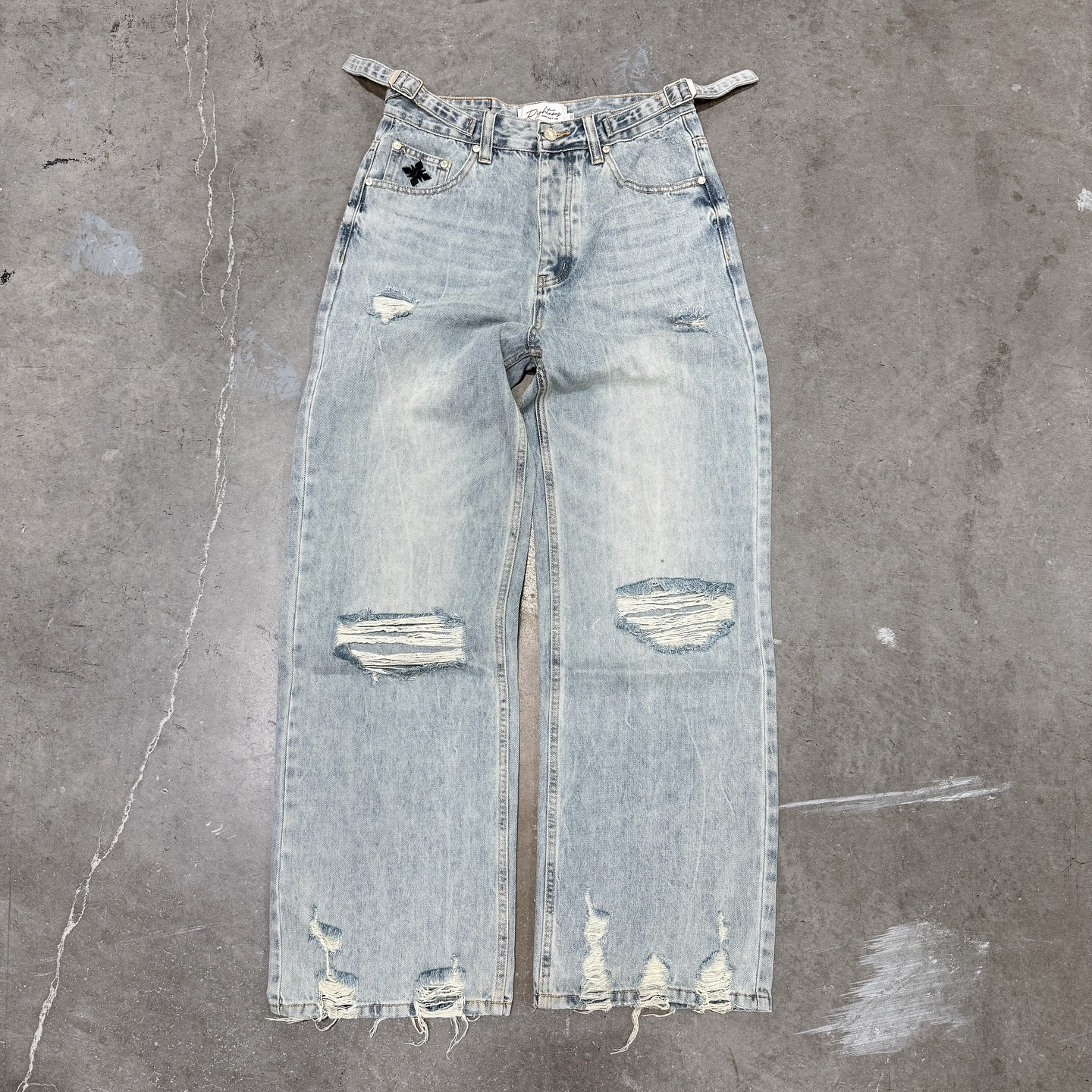 imgi_40_499866264_18029576861668164_6444975548170202622_n.webp We Are Righteous SS 25’ Jeans - Image 1